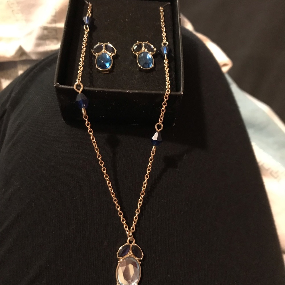 Earrings and necklace set
